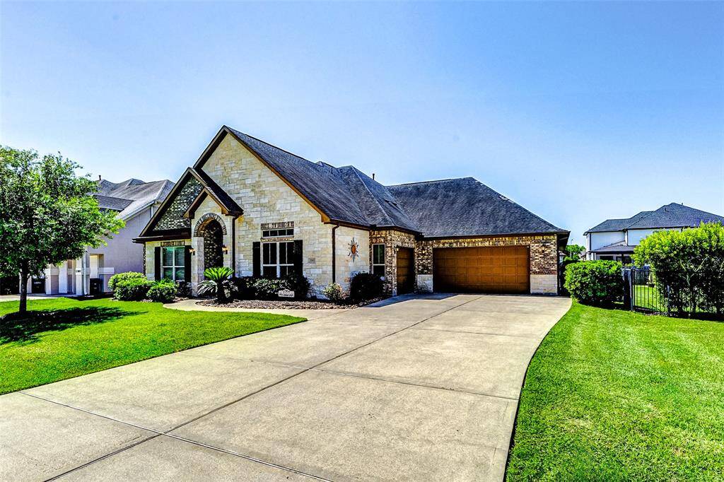 Don't miss out on this amazing opportunity to call 32811 Warbler Court your new home sweet home!! Call today to schedule a private showing.