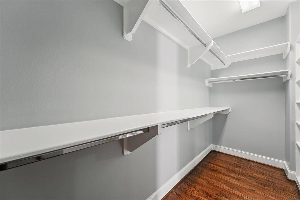 Walk in closet