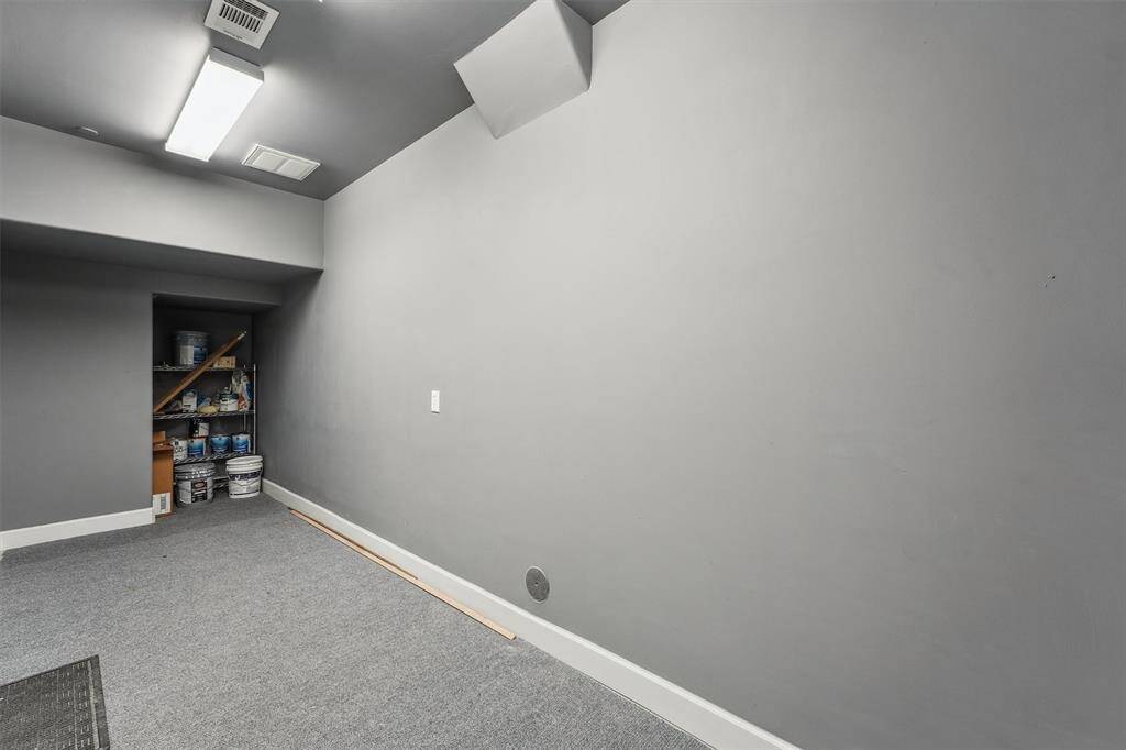 Extra Room in Garage