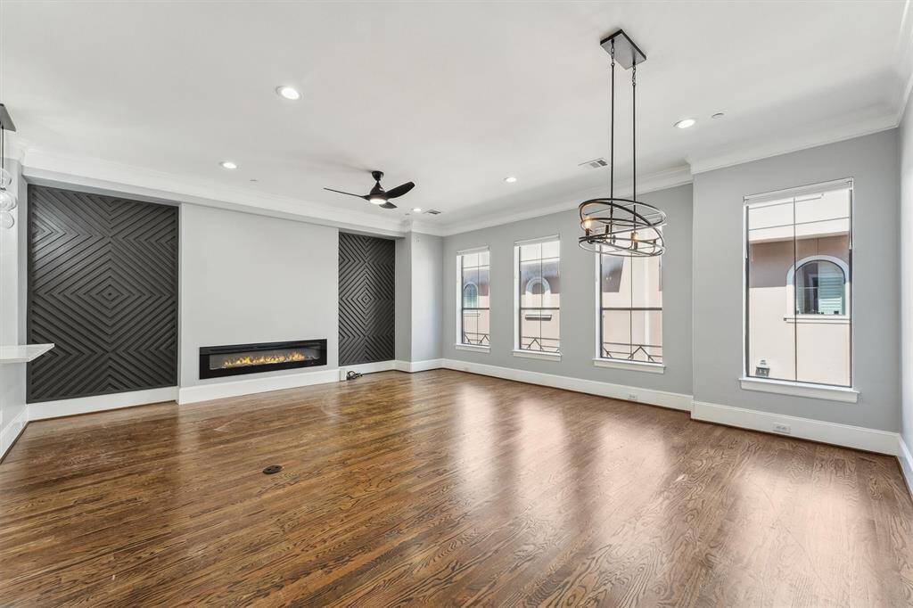 Living Room & Fireplace