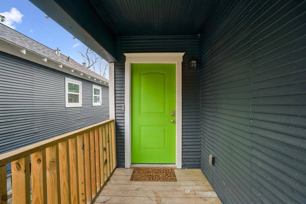 love this green!3411 Providence St
