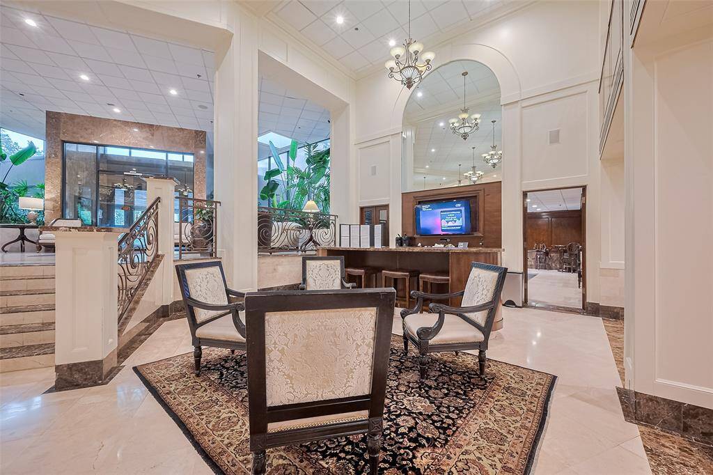 Refined and welcoming, the main lobby offers stylish sitting areas ideal for greeting guests.