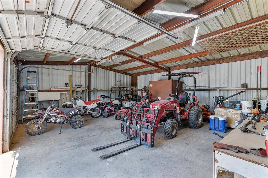 Expansive metal building perfect for storing all your equipment.
