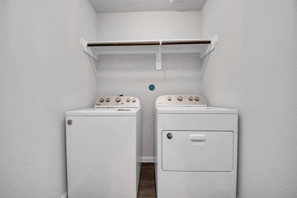 Washer dryer included
