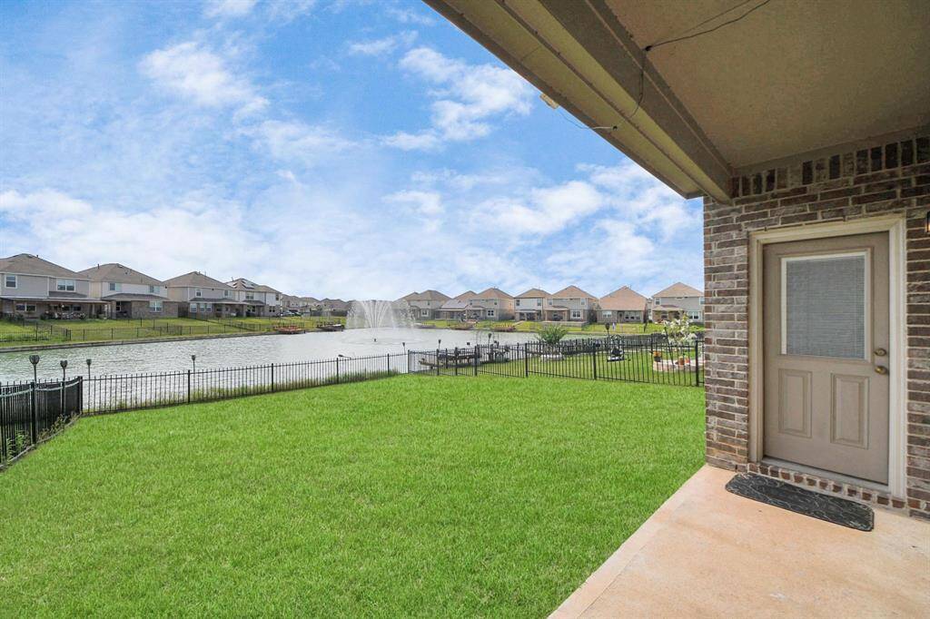 Cover patio and beautiful view