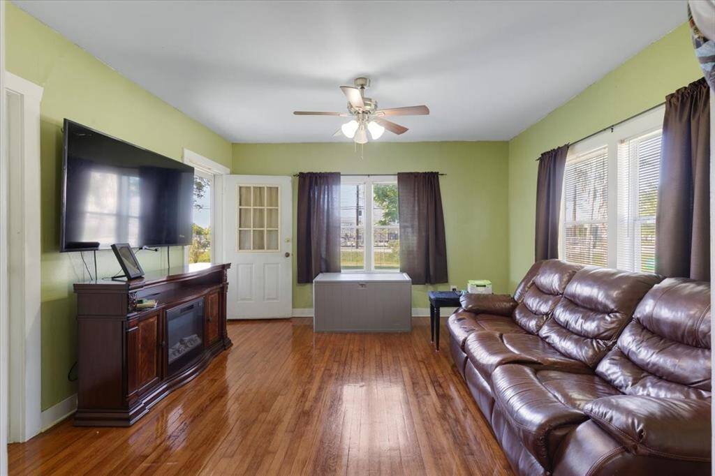 House 2 living room
