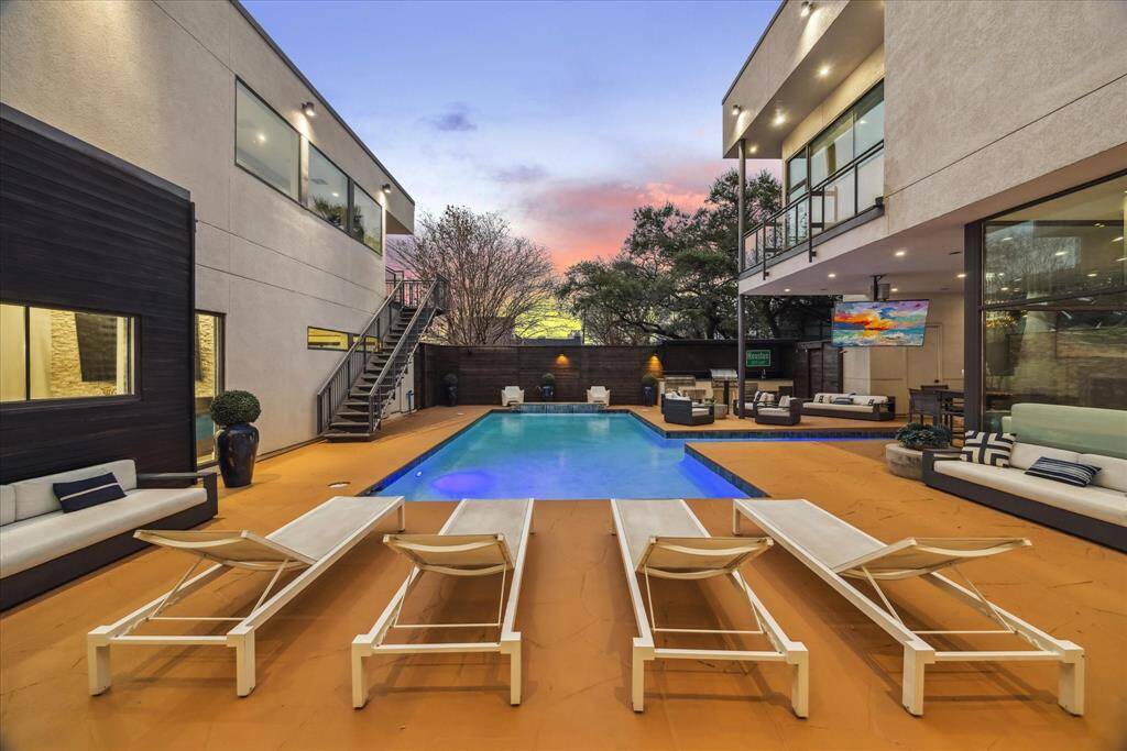 5 star living in every corner
