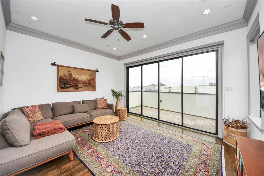4th Floor game room