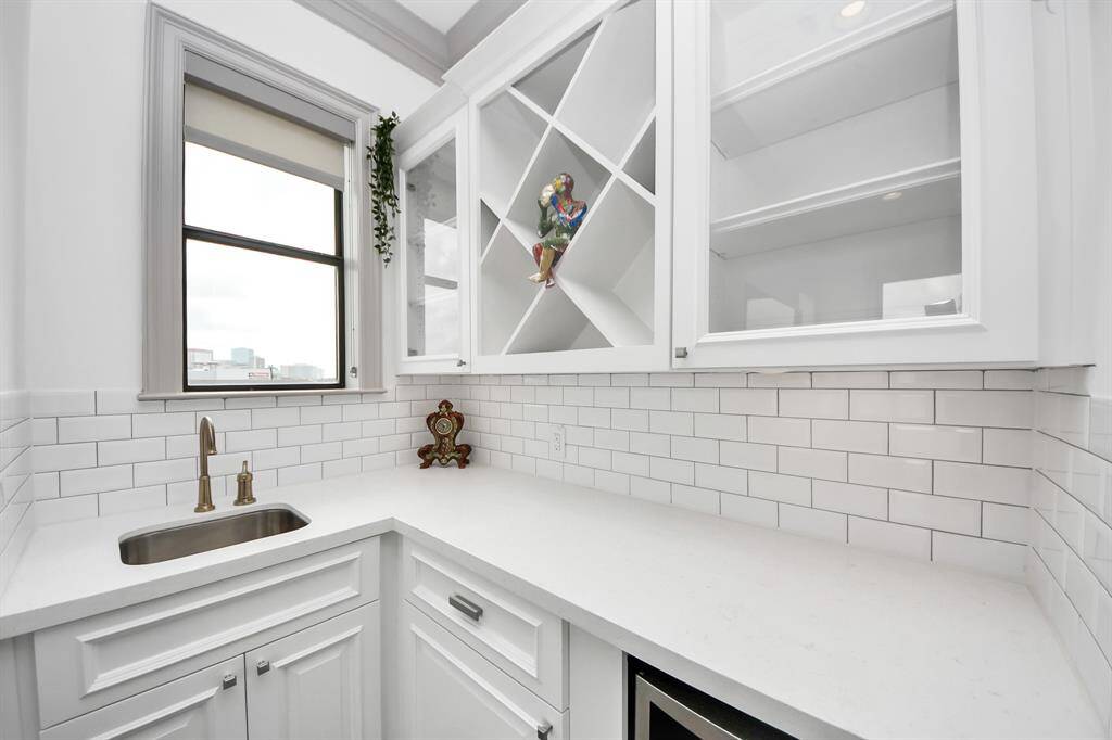 4th Floor Kitchenette