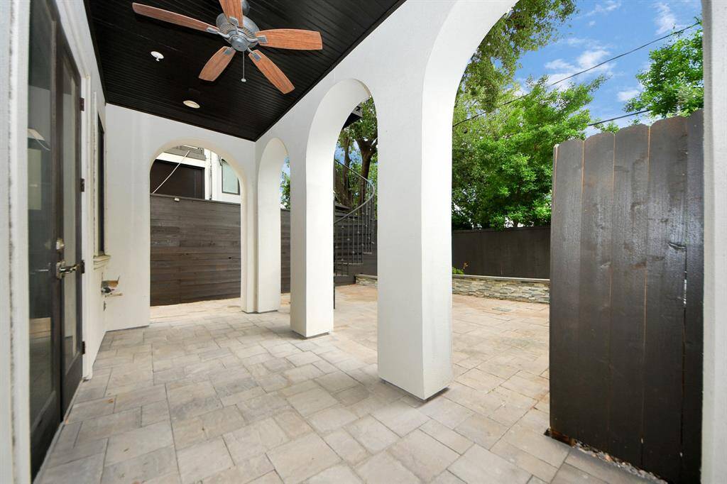 1st Floor back patio