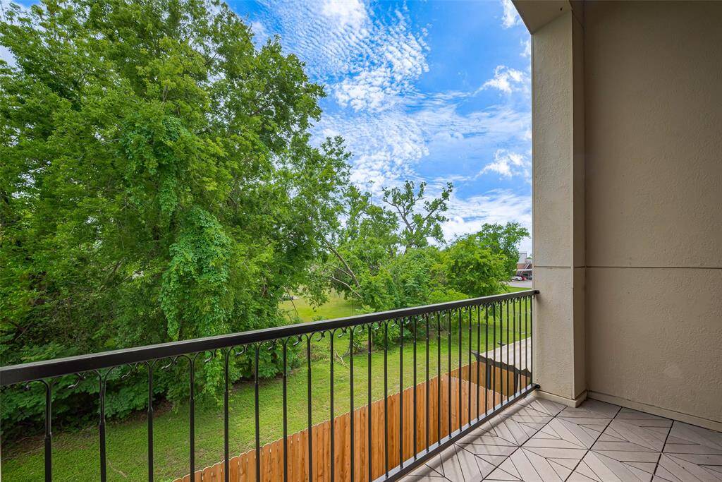 Back patio off the living room!