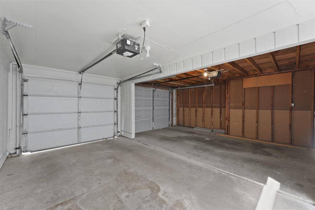 2 Car Garage!