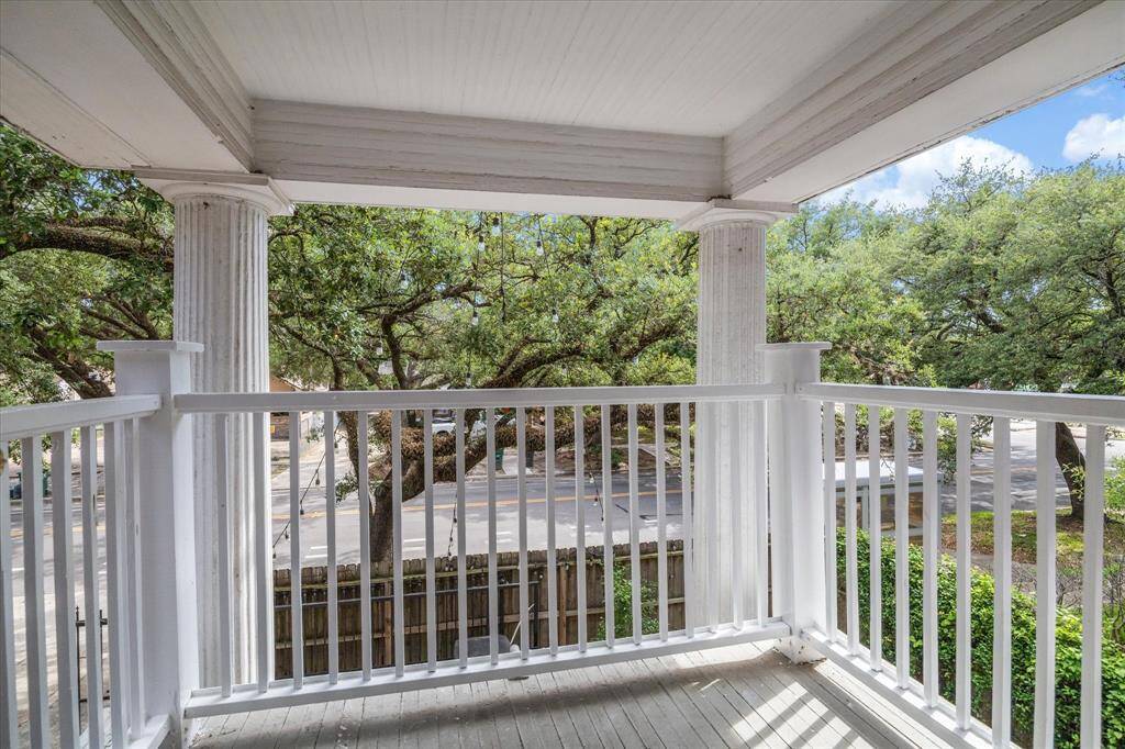 Private balcony - great for reading, relaxing, morning coffee/tea, or calm evenings.