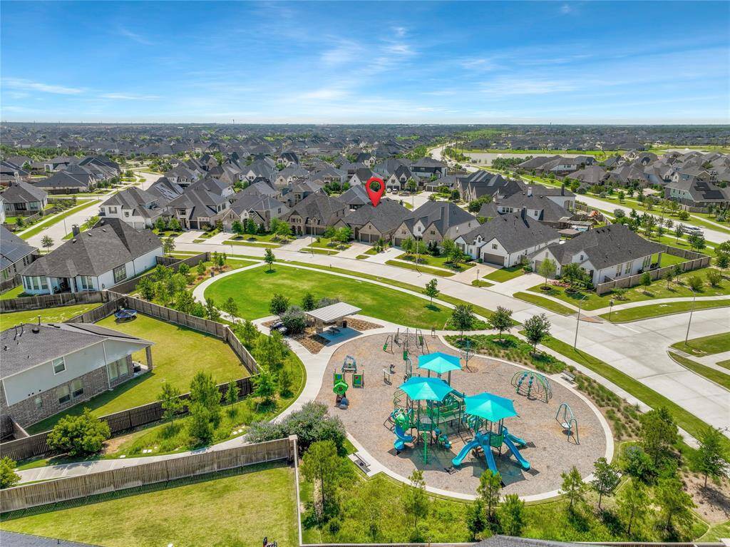 4319 Ana Ridge Ln. is located in the naturally beautiful, 3200 acre master planned community of Cross Creek Ranch! The community offers award winning schools, resort style amenities including a gym, 4 pools, parks, sports courts, hike & bike trails, lakes, tennis and pickleball courts and so much more!! On site lifestyle director plans several activities each month for residents making it a great way to meet your neighbors!