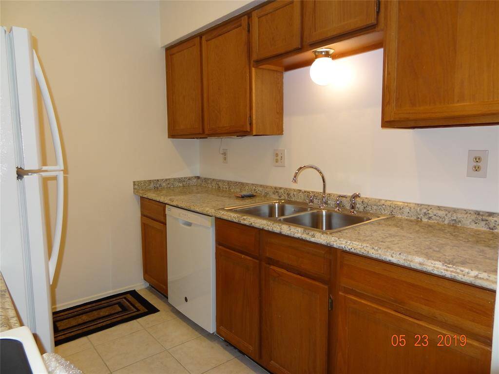 Plenty of counterspace & cabinets for storage