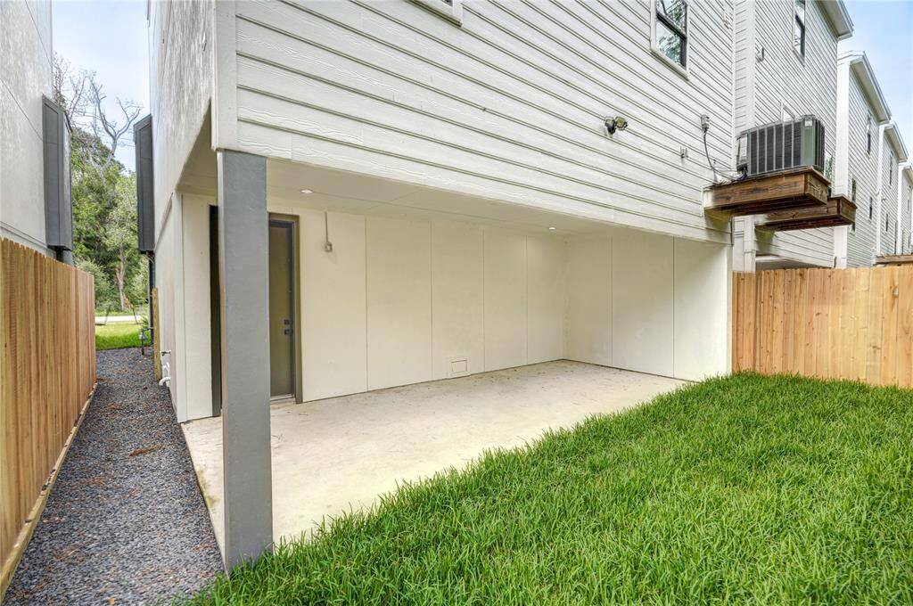 Large covered first floor patio