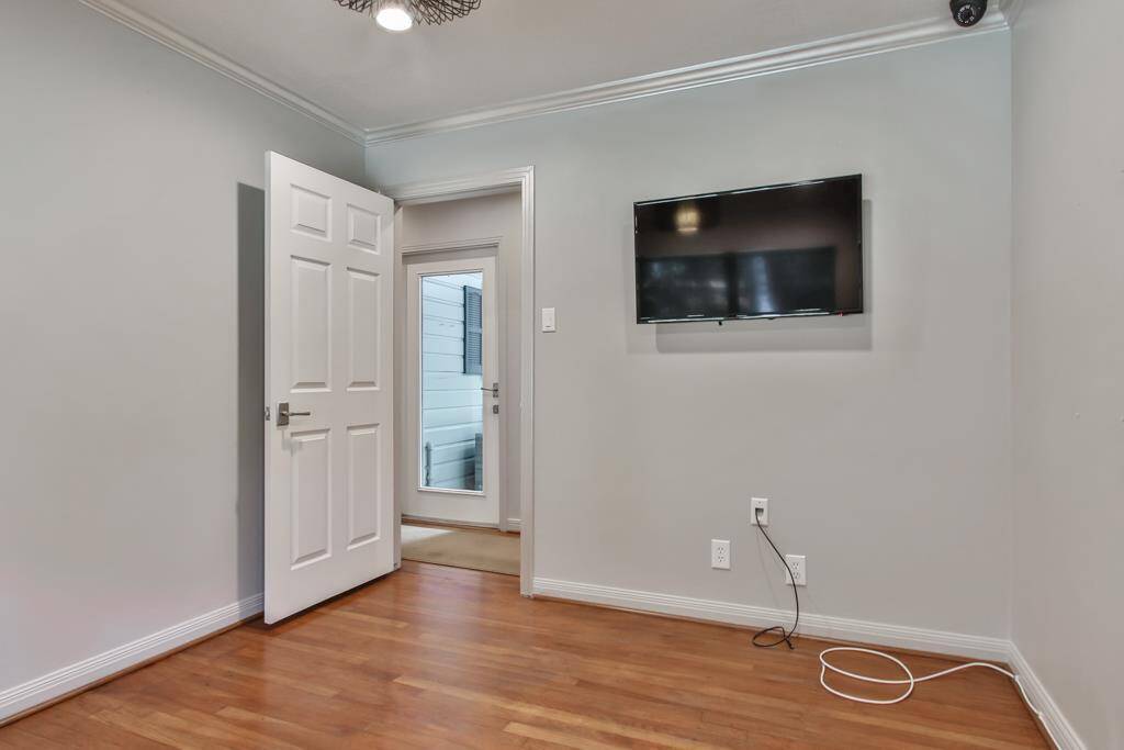 Second bedroom facing the door.
