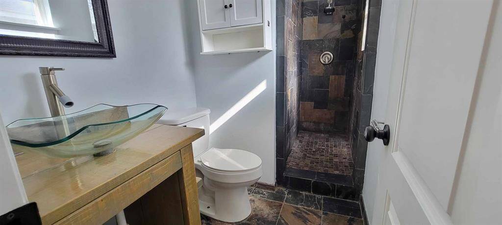 Master bath w/standing