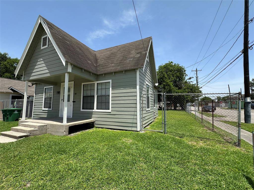 Front elevation, corner lot