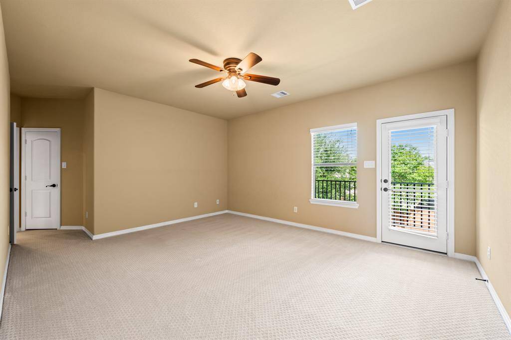 Bedroom 4 with balcony