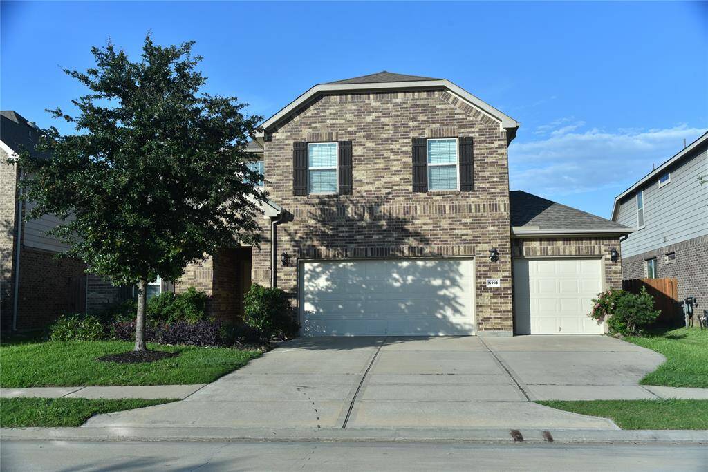 Welcome to 5118 Kingship Ct.! This charming brick home features a spacious driveway, a three-car garage, and beautiful landscaping. Ideal for families seeking comfort and style in a peaceful neighborhood. Don’t miss your chance to call this place home!