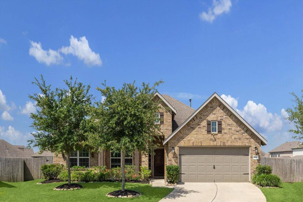 This charming brick home features a well-maintained lawn, mature trees, and large backyard. This home has fantastic curb appeal with its tidy landscaping.