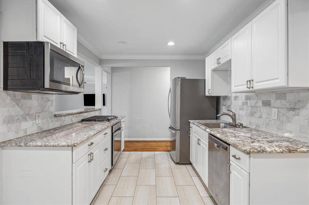 Kitchen is a chef's dream!