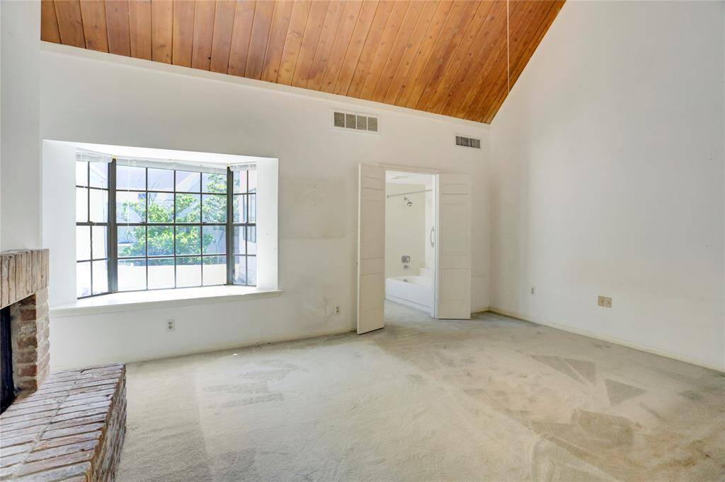 The 12x17 SF primary bedroom has an en suite bath.