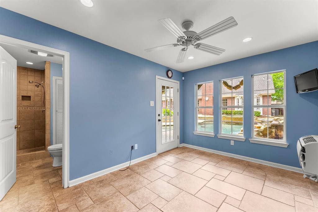 The "Pool House" is a great flex space with approximately 207sqft