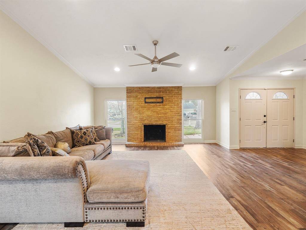 Experience modern living in this stunning property featuring an open layout and plenty of natural lighting.