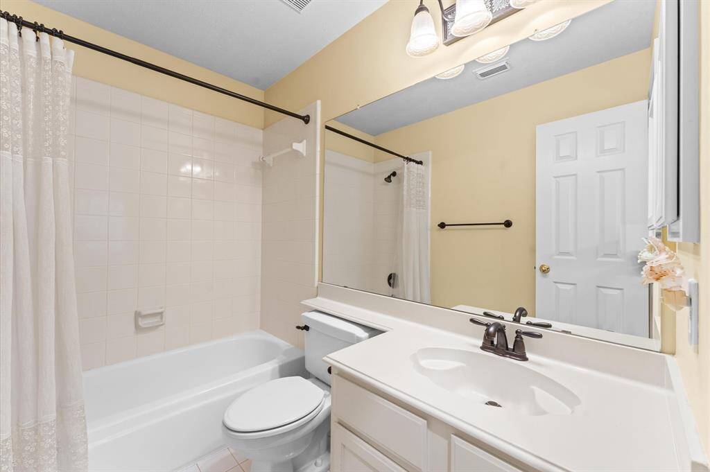 Bath 2 upstairs