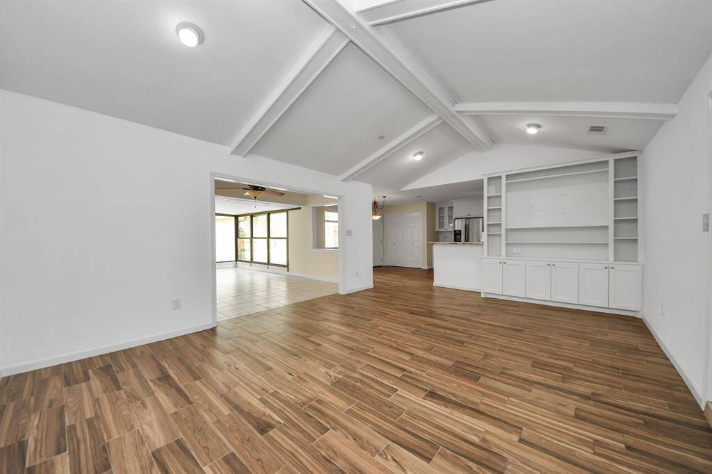 Large family room with high celings