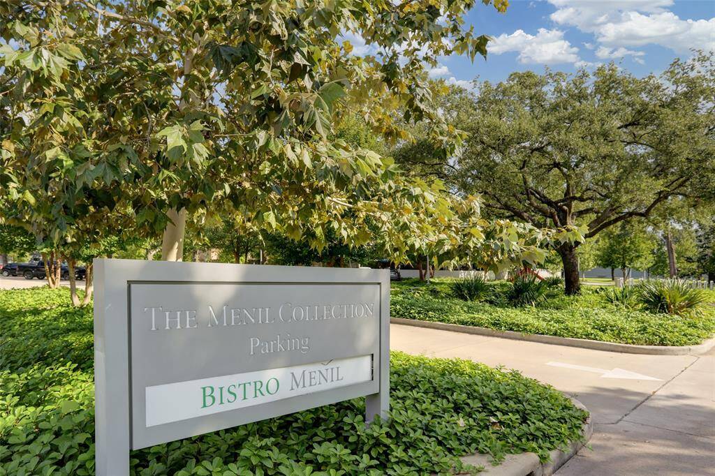 Spend weekends exploring The Menil Collection’s world-class exhibits or enjoy a relaxed lunch under the trees at Bistro Menil just moments from home in the heart of the Museum District.