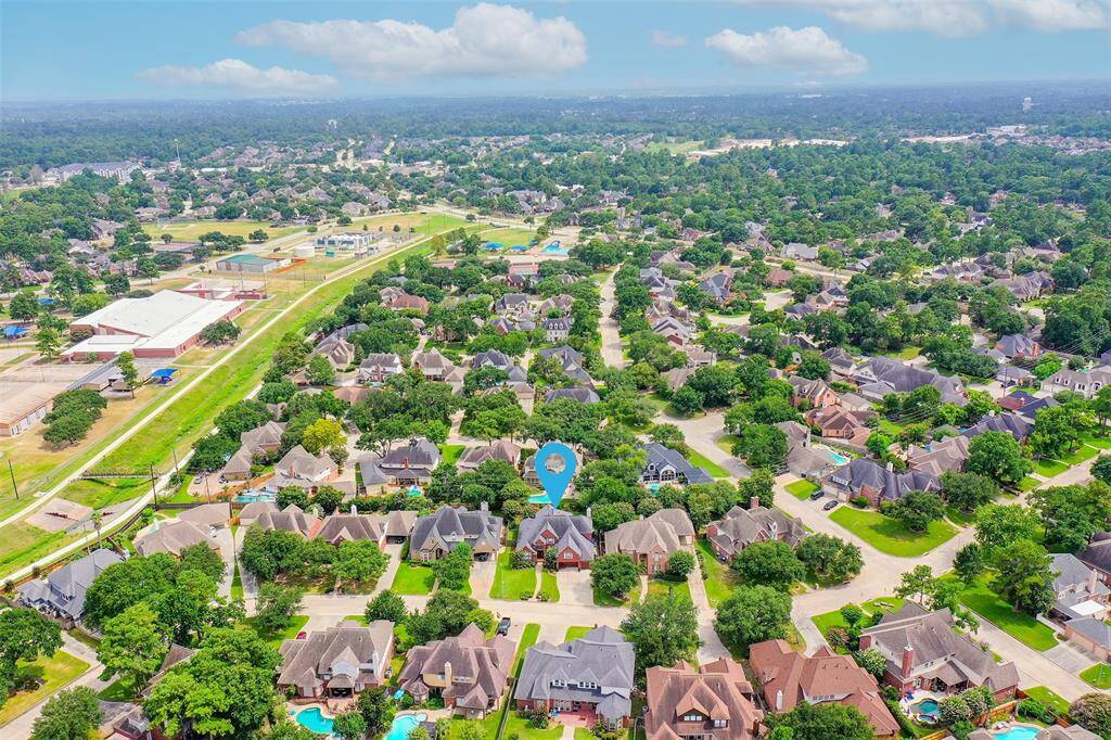 The cul-de sac ends at a hiking and bike trail leading to Kuehnle Elementary School.