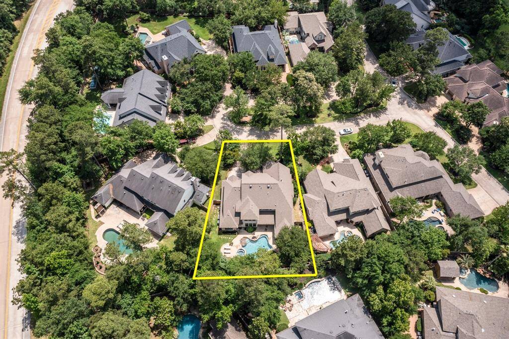 Culdesac lot in highly sought-after Silvermont neighborhood.
