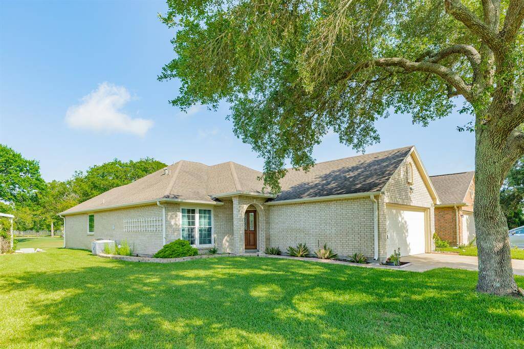 Welcome to your new home in the desirable active 55+ golf course community, situated on the 8th hole tee box.