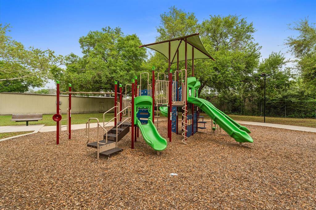 Within walking distance of a family park.