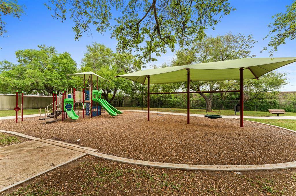 Within walking distance of a family park.