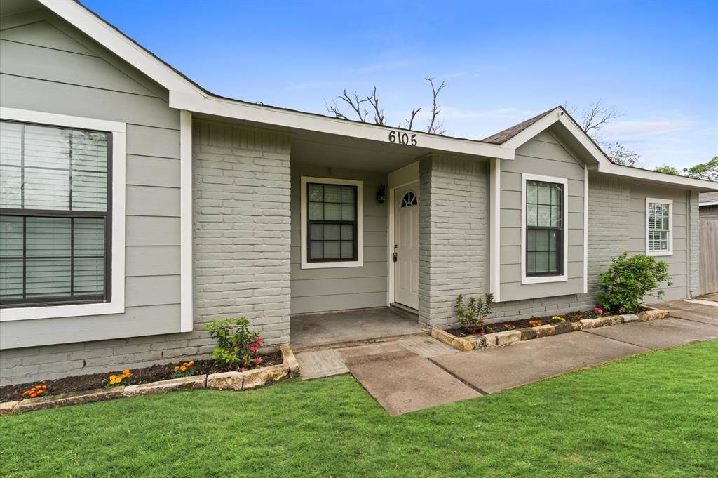 Main house consists of 3 bedrooms and 1.5 bathrooms.