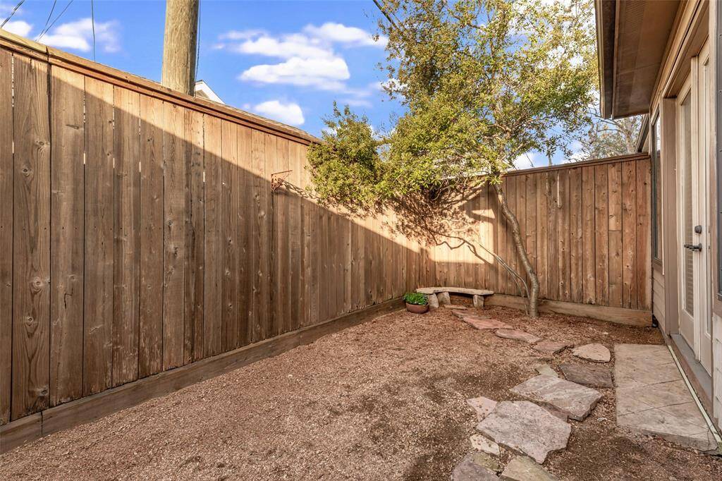 Private and peaceful zen garden just off primary suite. The perfect place for morning coffee or an afternoon glass of wine.