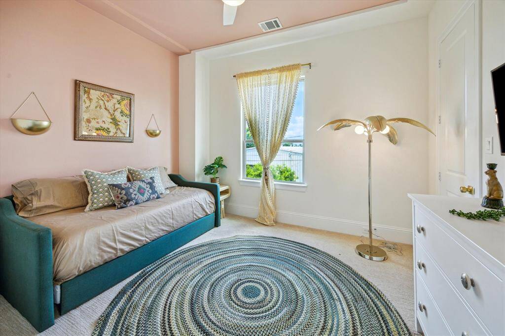 Secondary bedroom