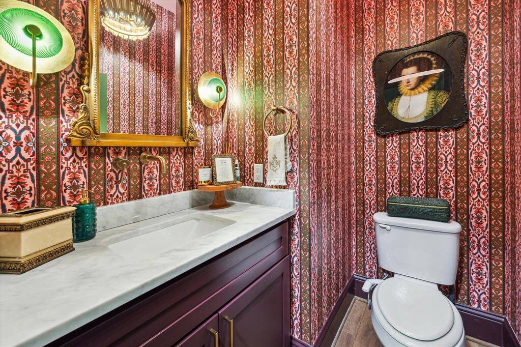 Third floor powder room