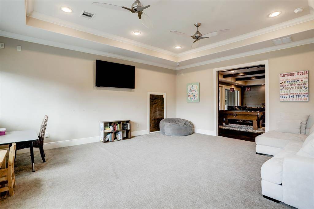 Flexible use as a TV room or study room.