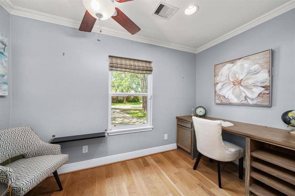 This flexible space is ideal for a quiet office, reading nook, or creative corner. Has a built-in desk with hardwired ethernet.