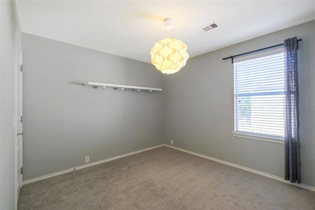 Guest bedroom 2