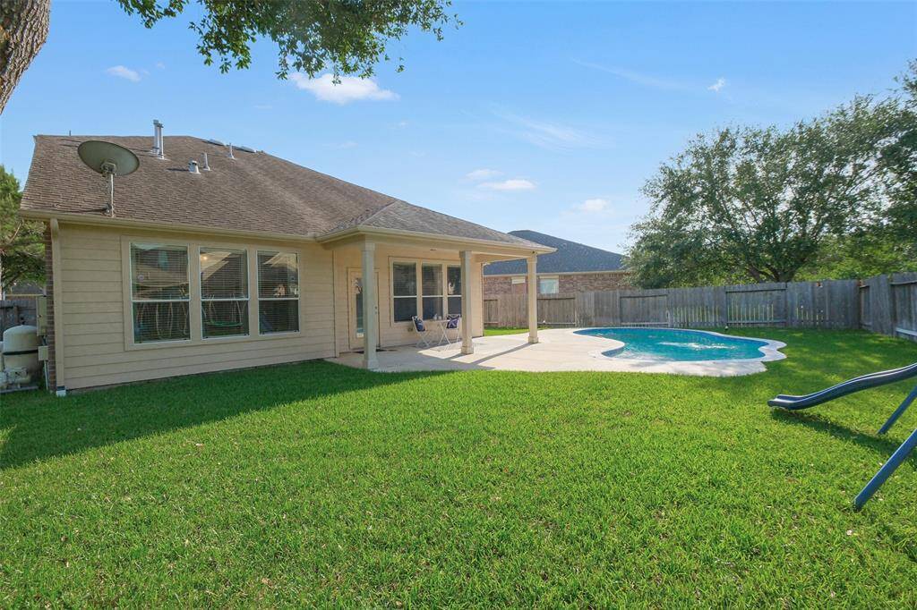 Another view of the beautiful backyard.