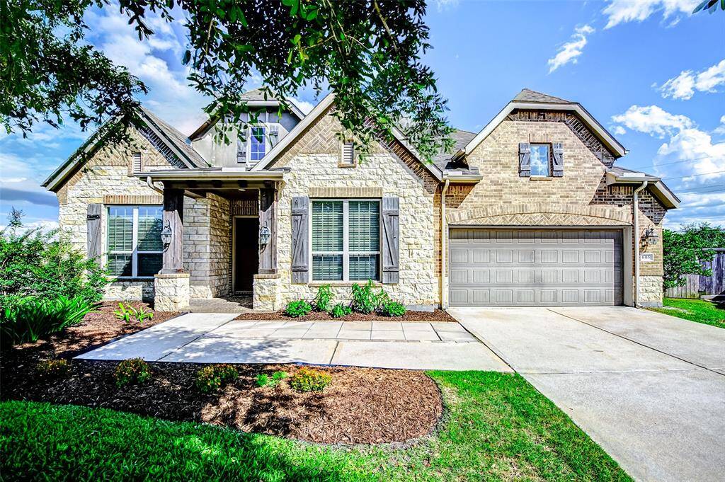 Move-in ready 1-story home located on a cul-de-sac street ready for new owners and new memories.