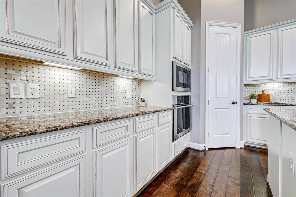 A chef's dream! Room for all your cooking needs as well as a walk in pantry you will love.
