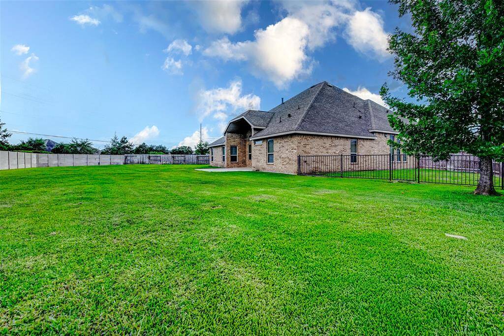 The ideal backyard for outdoor activities and gatherings.