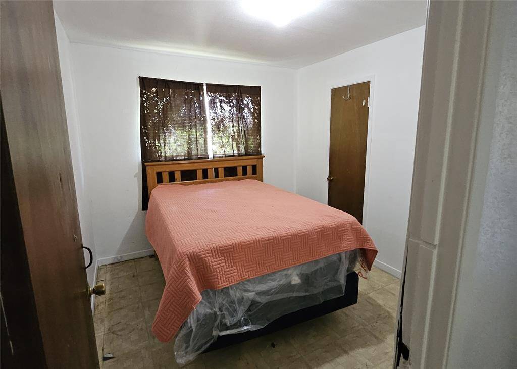 Bedroom #1